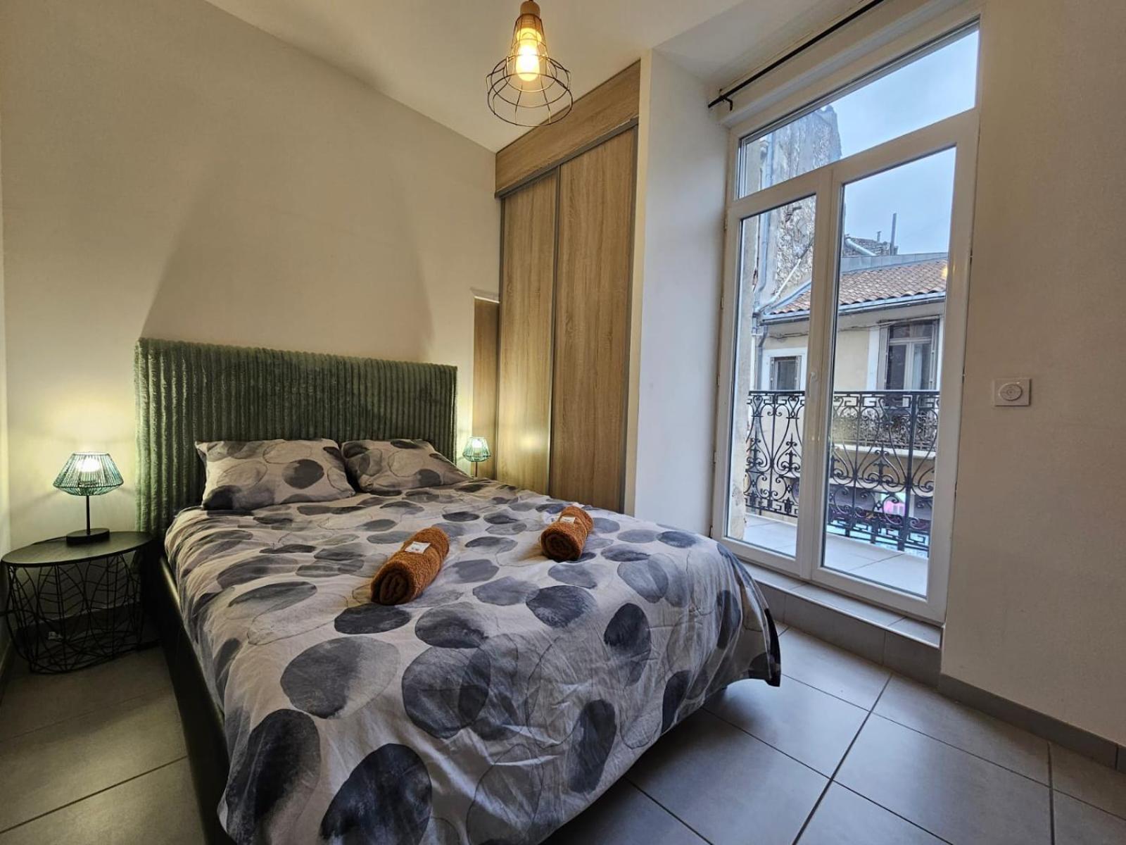 Le Contemporain-2 Chambres-Vue Eglise Saint Paul Nimes Bagian luar foto